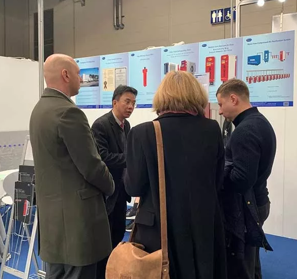 壓縮空氣組合式干燥機，壓縮空氣干燥機，冷凍式干燥機，吸干機，精密過濾器，吸附式干燥機