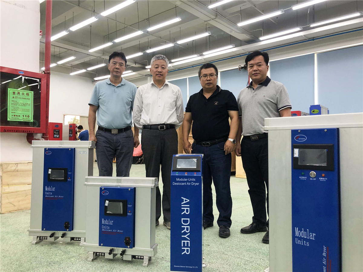 壓縮空氣組合式干燥機(jī)，壓縮空氣干燥機(jī)，冷凍式干燥機(jī)，吸干機(jī)，精密過(guò)濾器，吸附式干燥機(jī)
