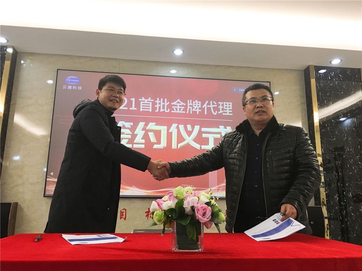 壓縮空氣組合式干燥機(jī)，壓縮空氣干燥機(jī)，冷凍式干燥機(jī)，吸干機(jī)，精密過(guò)濾器，吸附式干燥機(jī)