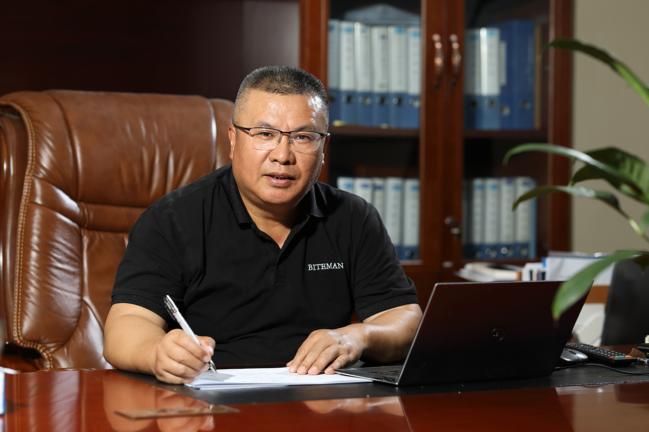 貝騰科技創(chuàng)始人郭應輝榮獲 2024 年深圳市寶安區(qū)工匠稱號